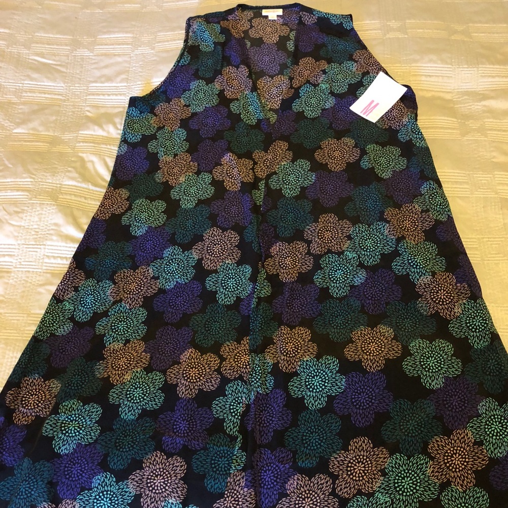 LulaRoe Medium Joy.  Gorgeous Pattern